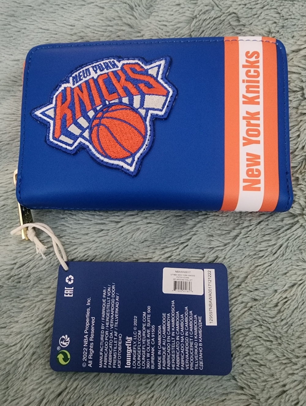 Loungefly NBA New York Knicks Patch Icons Zip Around Wallet Blue Orange - Picture 8 of 13